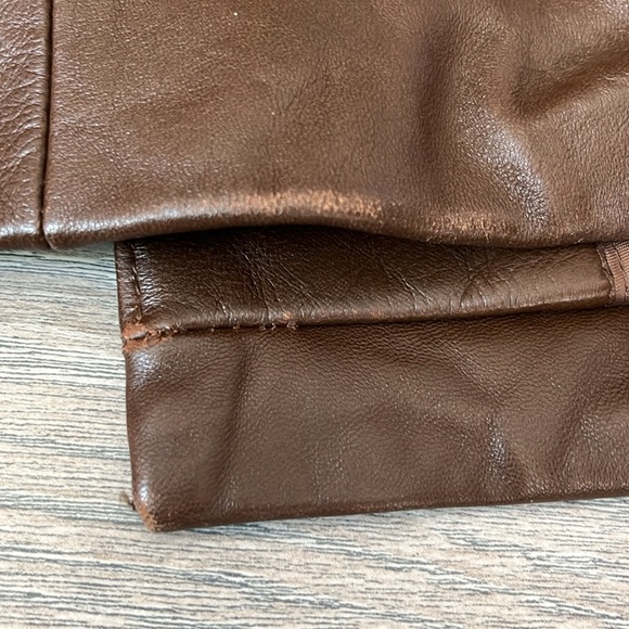 Anne Klein mid length leather coat. Size large. Brown - Picture 9 of 9